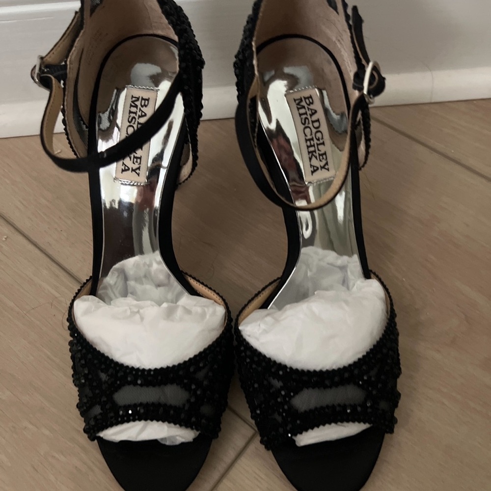 Badgley Mischka Black Peep-Toe Heels